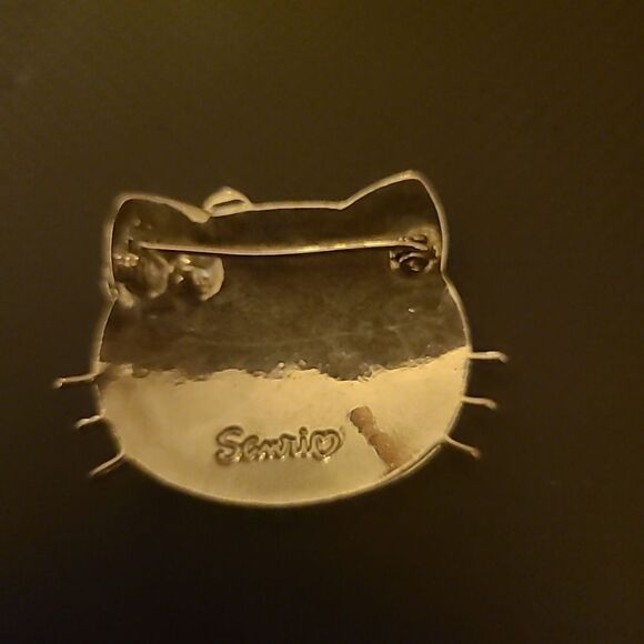 Hello Kitty Pin - Picture 2 of 5
